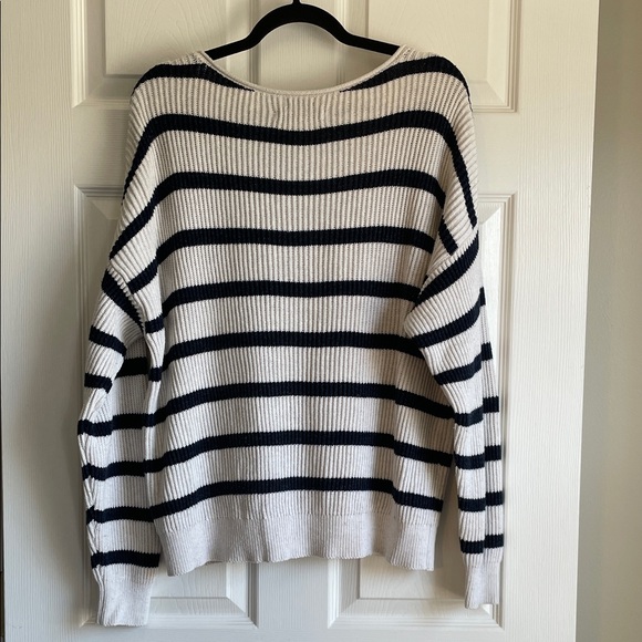 Abercrombie & Fitch Navy and White V-Neck Sweater - Picture 2 of 8